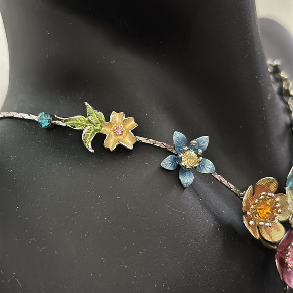 Painted Garden with Flowers & Butterflies Inlaid w/Colored Stone Drop Necklace - Picture 6 of 9